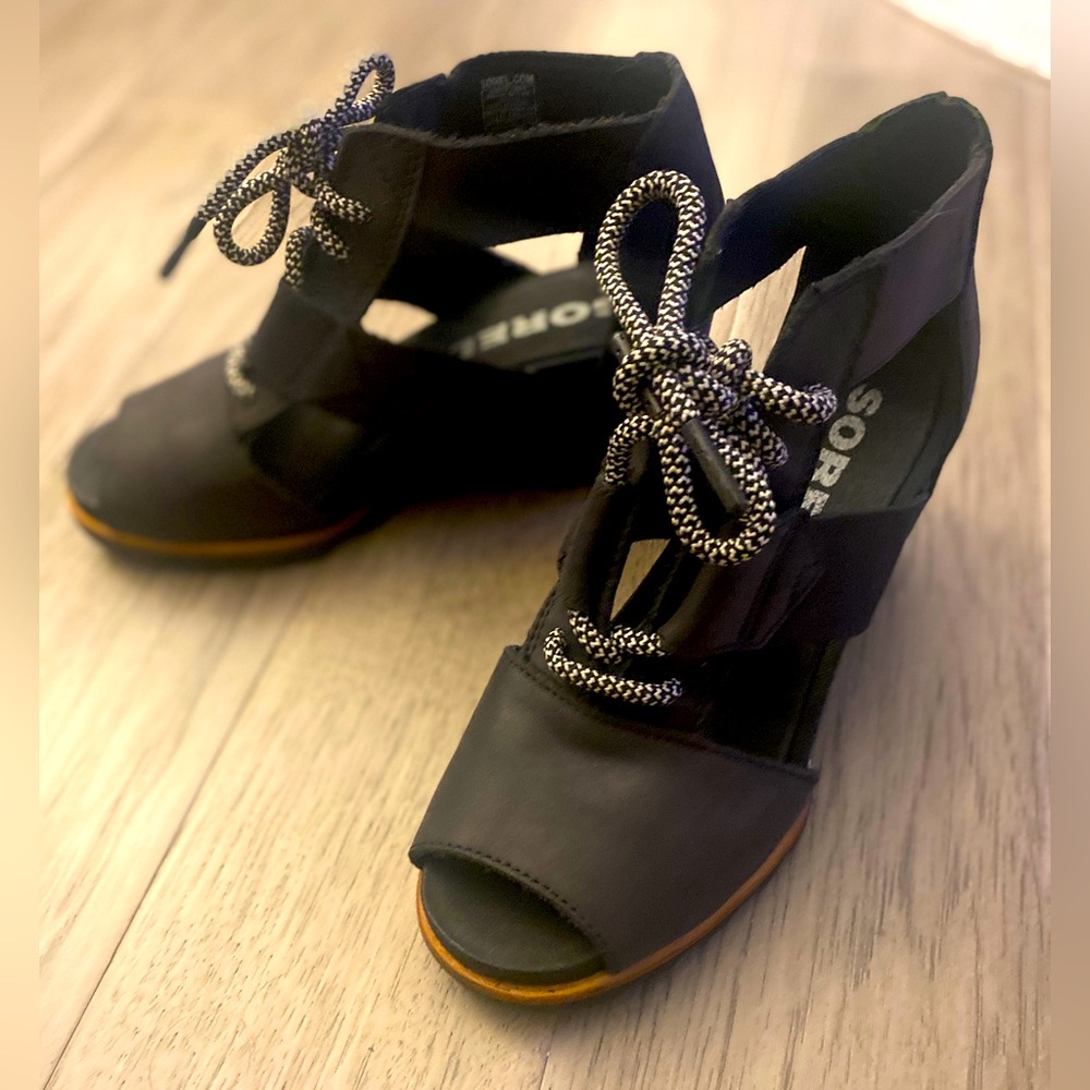 SOREL | Joanie Leather Platform Wedge Sandal